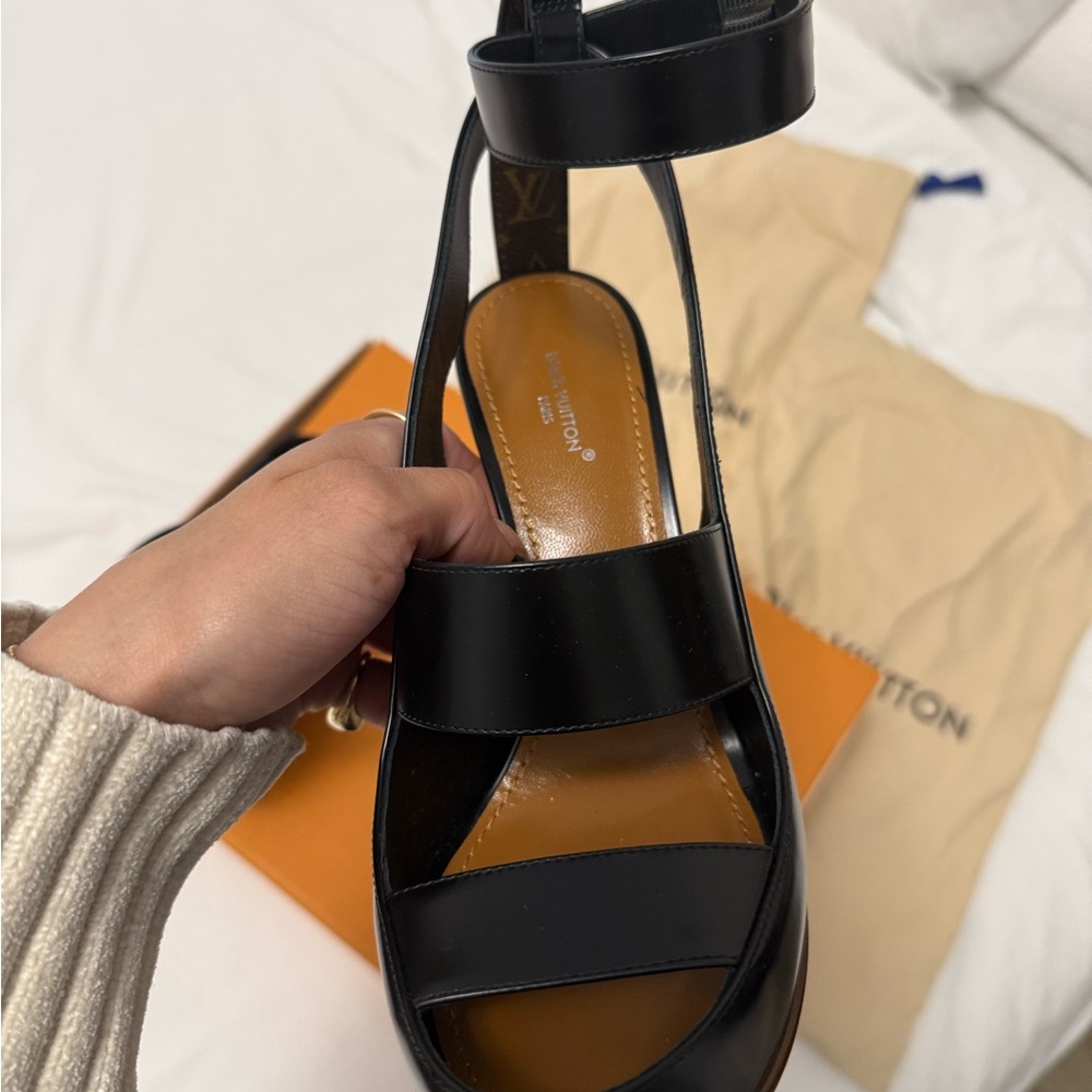 Louis Vuitton Black Trinity Leather Sandals - Picture 7 of 12
